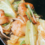 なんばん亭 - 牛ホルモンのピリ辛タレ焼き  990円