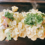 なんばん亭 - 左：お好み焼き（mix）、右：お好み焼き（ふわとろ）