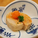 鮨おばな - 甘旨味に加えてチーズのようなコク、そこにポン酢の味が奥から立ち上がり、その酸味で味を引き締める。 考えつかない仕事と絶妙な味が美味しさとしてマッチする江戸前あん肝。