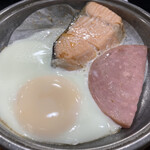 Shirahamasou - サケとハム、卵も目玉焼きにしました。