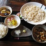 ががちゃ屋 - 肉汁うどん　どんどんセット