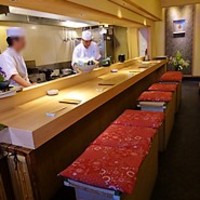 すざき町食・心旬ぎく - 手前にカウンター席