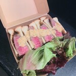 焼肉 牛ごろ - テイクアウト厳選肉サンド！