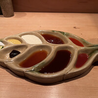 串揚げ 依知川 - 10種類のソース