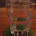 ジンライムを濃い目で。