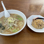 プッペ - 味噌ラーメン&半チャーハンセット¥1000