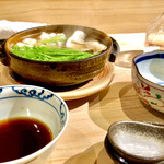 味ひろ - 鱧　松茸と春菊のお鍋　贅沢です