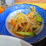 お食事処 河童 - 日替わりワンコインランチ・イノシシ角煮　５００円（税込）の中華風和え物のアップ【２０２２年１１月】