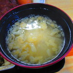 お食事処 河童 - 日替わりワンコインランチ・イノシシ角煮　５００円（税込）の味噌汁のアップ【２０２２年１１月】