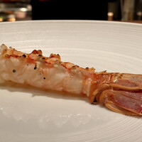 蒼 - さかな人長谷川さんより 長井の赤座海老 ビスクとともに
                      今回の赤座海老は立派なサイズが揃っていますね！
                      炭火で焼いた赤座海老の甘いこと、火入れの絶妙な加減が素晴らしいとしか言えません！