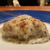 蒼 - 真鱈白子と黒トリュフのグラタン
                    無洗無漂白の白子の味の濃厚さにとろける美味しさ、堪らんです♪
                    ベシャメルソースのクリーミーさに黒トリュフの食べる食感の良さとほのかに香る芳香、この季節のお楽しみです。