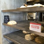 バゲットラビット - ブールとバゲットは工房から直接売り場へアップ