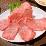 スタミナ焼肉 肉ですみだ - 特上タン塩（タン元）