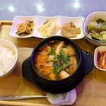 韓国料理 ホンデポチャ - 海鮮純豆腐ランチ¥900