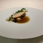 レストラン アレナ - はちきん地鶏と海老芋、せっぷ茸の香りのコンソメできのこ鍋みたい