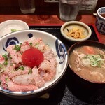 めしの助 - 甲殻丼(大)