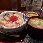 めしの助 - 甲殻丼(大)