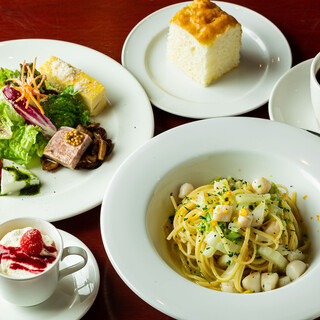 Enjoy a slightly luxurious time from lunch with a pasta lunch of your choice...