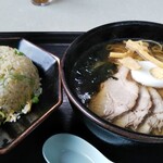 らーめん寿楽 - チャーハン500円＆チャーシューメン700円