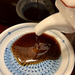 赤坂 鮨兆 - チョコ皿に醤油を入れ