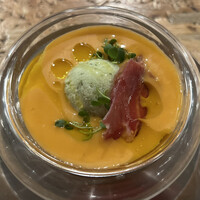 ビストロ クレスタ 麻布十番 - バジルアイスを浮かべた濃厚なガスパチョ528円