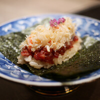 USHIGORO S. SHINJUKU - 毛蟹とウチモモの手巻き