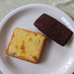 ルスティカ菓子店 - 「白あんと杏のパウンドケーキ」「フィナンシェ ショコラ」
