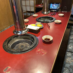 岡崎牧場焼肉店 - テーブル席