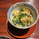 割烹 隆 - お昼のコース９６８０円。ずわい蟹とナメコの吉野煮。醤油強めに感じましたが、蟹の風味は損なわれず、とても美味しくいただきました（╹◡╹）