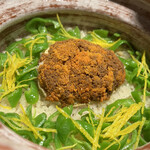 割烹 隆 - お昼のコース９６８０円。香箱蟹の土鍋御飯。内子、外子の迫力があります。大好きな香箱蟹を余すところなく味わえ、お腹いっぱいいただきました（╹◡╹）（╹◡╹）