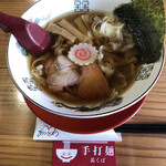手打麺 笑くぼ - らーめん(750円)