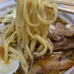 長八 - コシが凄い平打ち麺