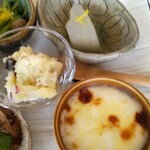 カフェ笑夢 - この丁寧な基本和に、ココットのグラタンがまた新鮮でうれしい(≧∇≦)b