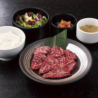 10食限定！週末・祝日のみのボリューム満点なランチセットあり