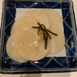 輪鮮処 ひろ - つきだし 大根の酢漬け