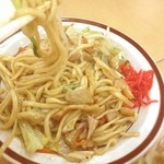 あだん - 初！沖縄そばの焼きそば。安心の美味しさ。こーれーぐすかけてもイケます。