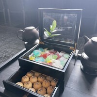 ザ タヴァン グリル＆ラウンジ - 