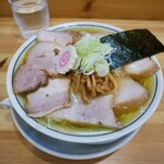 there is ramen - チャーシュー麺1100円