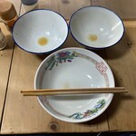 信濃屋 - 小3杯頂きました。1100円　朝飯食べておらず、ペロッと完食。並３つでも楽勝で行けると思うた。