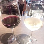 シアトルサンドウィッチカフェ - 雨の日サービスワイン（赤、白）