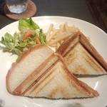Seattle Sandwich Cafe - 生ハムととろけるチーズのサンドイッチ（レギュラー）、680円