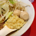 ラーメン二郎 - ショウガ半分