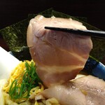 麺屋 ルリカケス - 低温調理の肩ロース