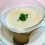ビストロ プペ - じゃが芋の冷製スープ