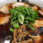 麺屋 丈六 なんば店 - 中華そば¥800
                                肉増し¥200