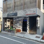 モノリス - 外観