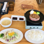 GRILL FUKUYOSHI - 全容