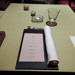 モノリス - テーブルセット