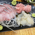 永楽食堂 - 天然ブリ、鮪カマトロ、イシダイ昆布締め