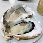 ゆたか食堂 - 赤崎の生牡蠣